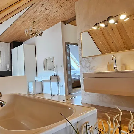 Typu Penthouse Dwupoziomowy Z Wanna, Tarasem Oraz Pieknymi Widokami Na Gory Szklarska Poręba