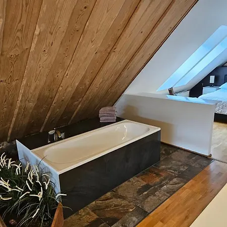 Typu Penthouse Dwupoziomowy Z Wanna, Tarasem Oraz Pieknymi Widokami Na Gory * شكلارسكا بوريبا